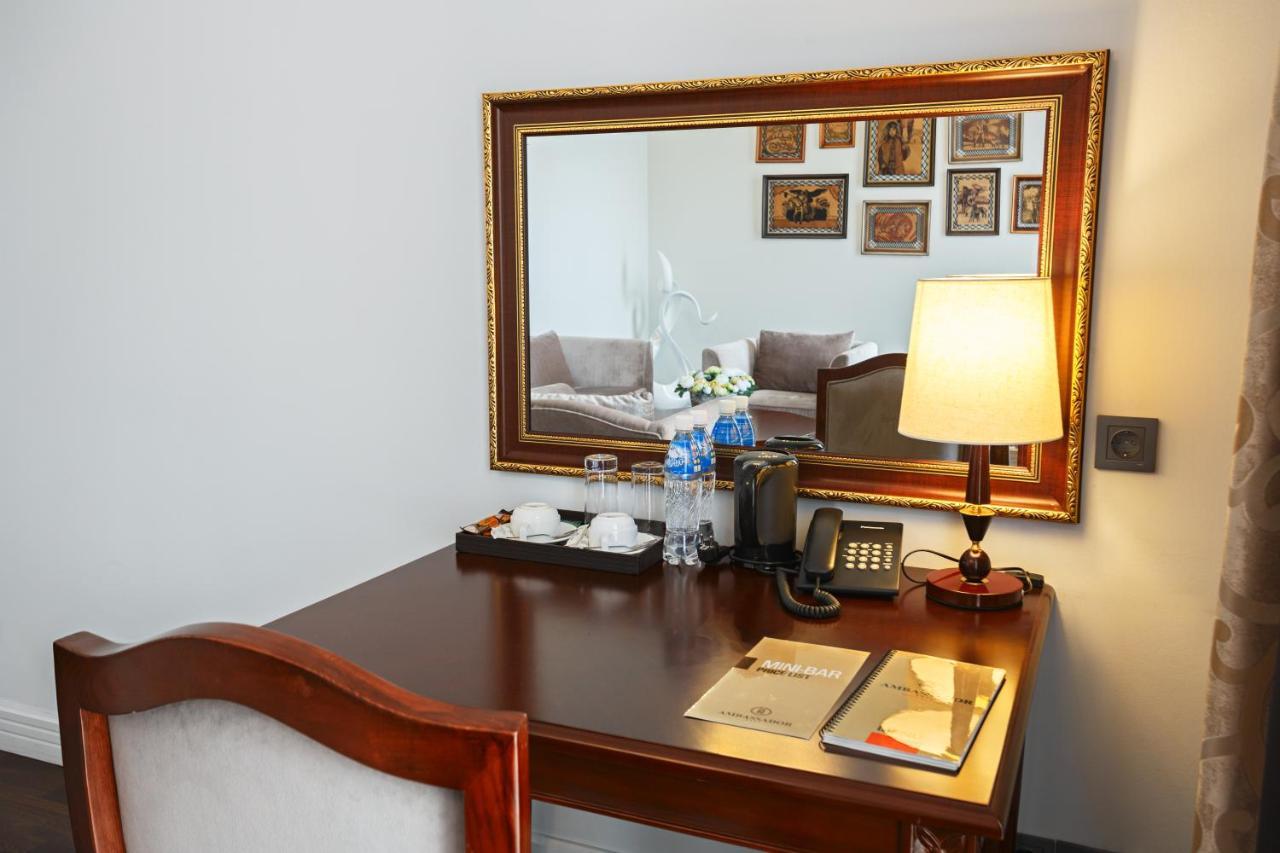 فندق Ambassador بيشكيك المظهر الخارجي الصورة